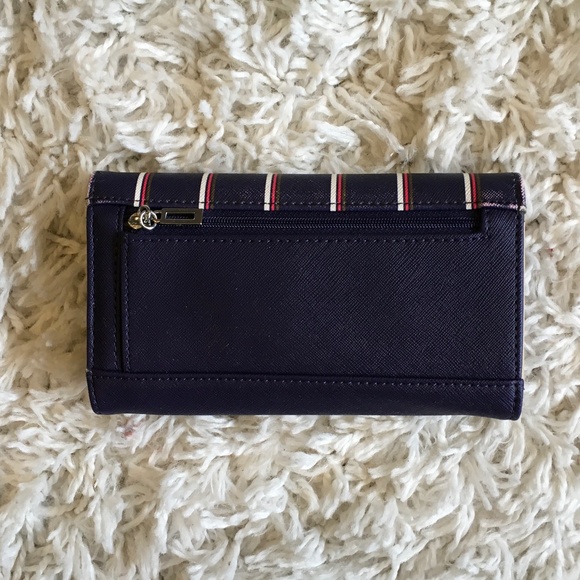 👜✨ GUESS PURSE AND MATCHING WALLET SET - Picture 4 of 5